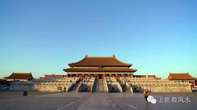 上医解故宫风水之谜（揭秘新中国不在故宫办公的原因）.jpg